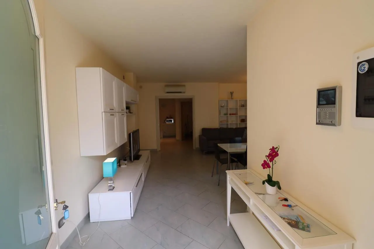 I Velieri Villa Viareggio 0*,