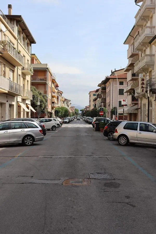 I Velieri Villa Viareggio 0*,  Italy