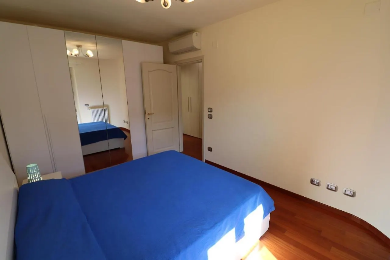 I Velieri Villa Viareggio 0*,